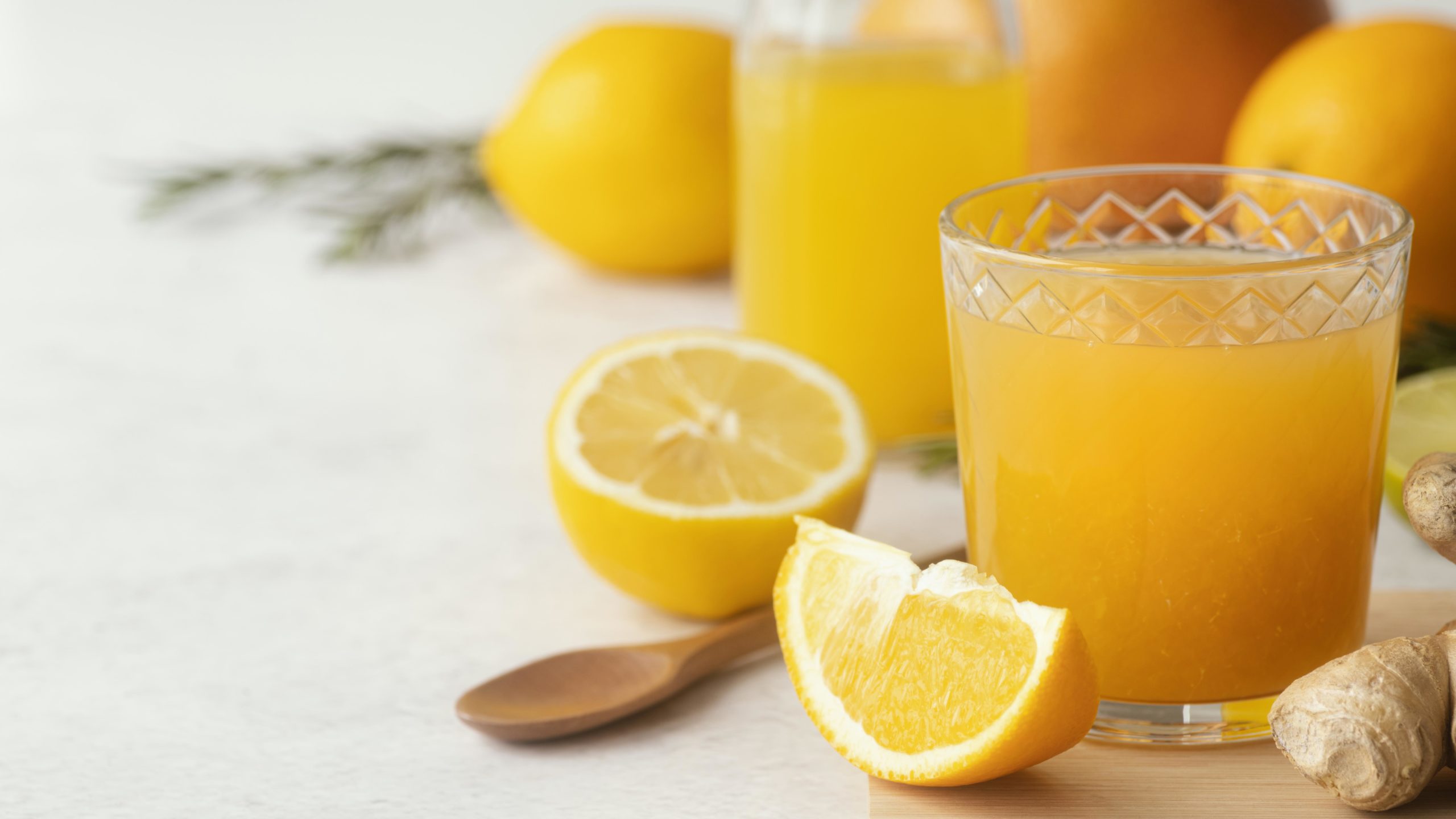 Drinking a daily glass of 100% orange juice is part of keeping a healthy, balanced diet – it contributes to the recommended five portions of fruit & vegetable intake per day